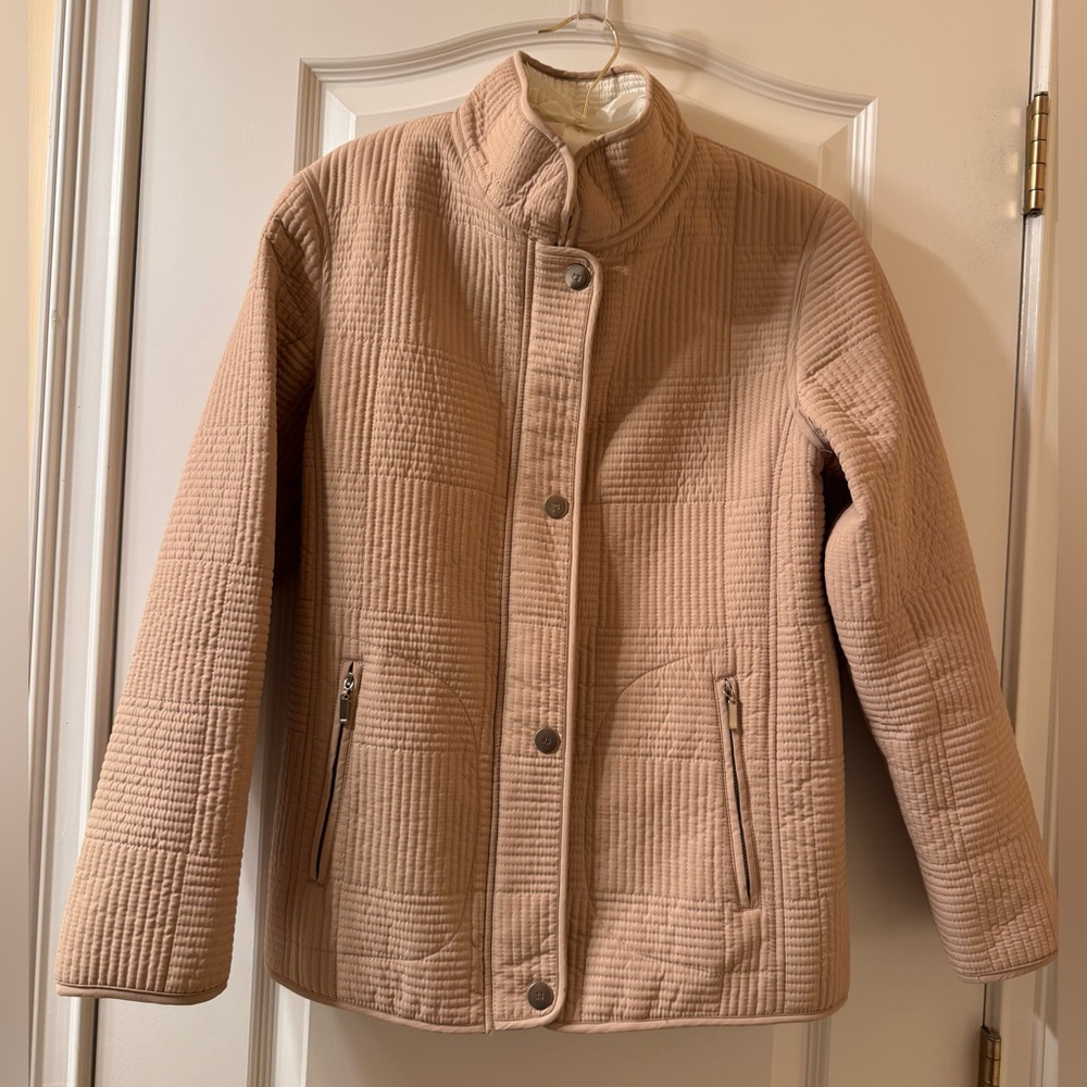 NWOT  Tan Quilted Women’s Jacket Size PS
Water Resistant